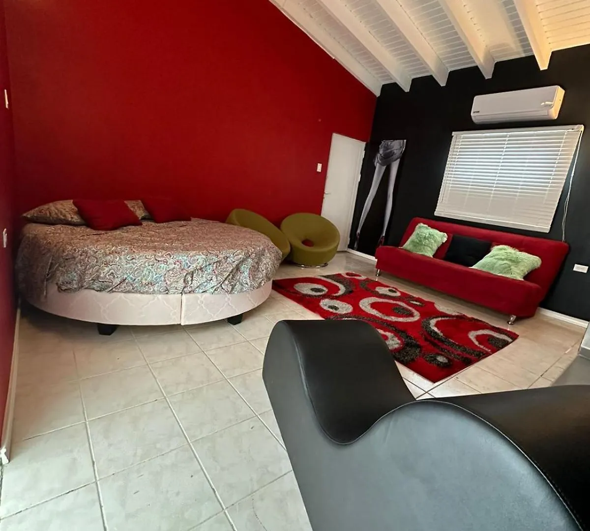 Ξενοδοχείο ημιδιαμονής Excecutive Inn Aruba Οράνχεσταντ Αρούμπα